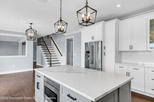 56 Rivers Edge Dr, Little Silver NJ 07739-1706 exterior