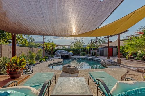 18824 30th St, Phoenix AZ  85050-3412 exterior