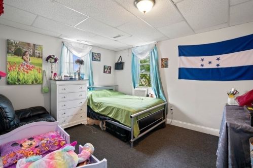 142 Marlborough St, Chelsea MA 02150-2910 exterior