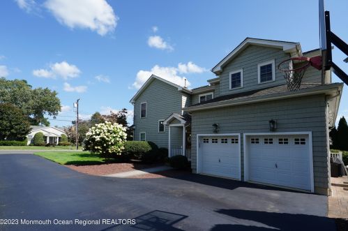 90 Lovett Ave, Little Silver NJ 07739-1403 exterior