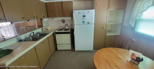 41 Larisa Ln, Jackson Twp NJ exterior