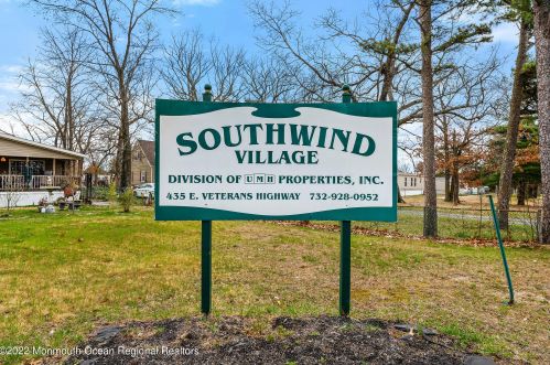 60 Southwind Cir, Jackson Twp NJ 08527-2826 exterior