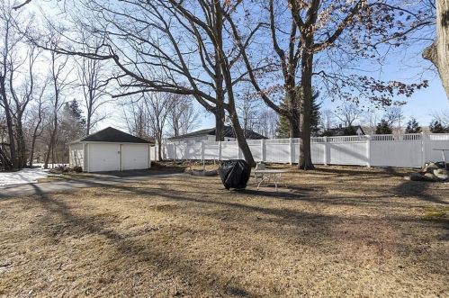 6 Idalla Rd, Worcester MA 01606-1043 exterior