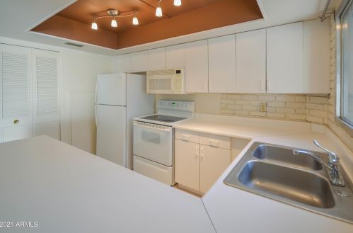 4430 Belleview St, Phoenix AZ 85008-5644 exterior