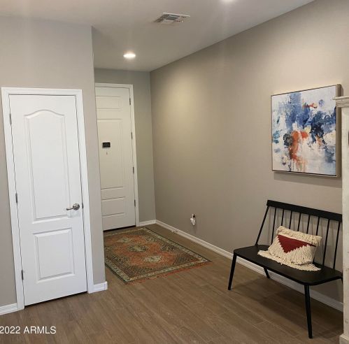 5712 28th St, Phoenix AZ  85040 exterior