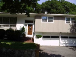 89 Dorcar Rd, Newton, MA 02459-3402
