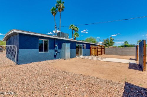 2225 Cambridge Ave, Phoenix AZ 85008-1216 exterior