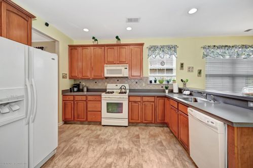 18 Nottingham Way, Jackson Twp NJ 08527-4374 exterior