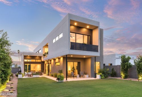 7729 13th Pl, Phoenix AZ  85020-4202 exterior