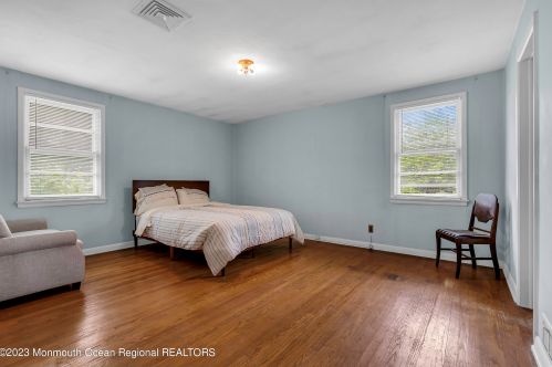 267 Rumson Rd, Little Silver NJ 07739-1657 exterior