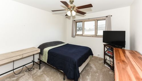 8738 Bruce Dr, Niles IL 60714-2344 exterior