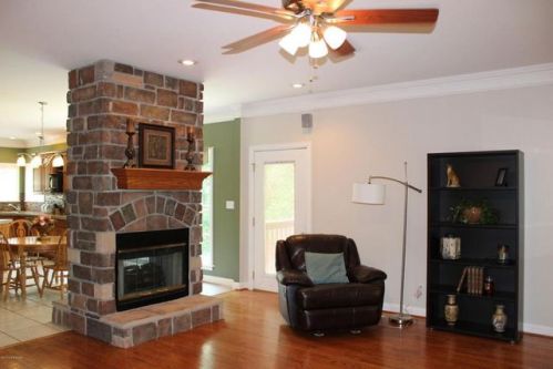 3406 Gatecreek Rd, Louisville KY  40272-2686 exterior