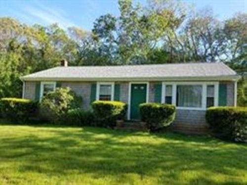 31 Arboretum Rd, Plymouth, MA 02360-1035