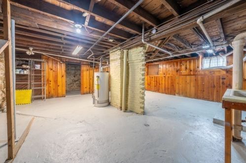 44 Beaconsfield Rd, Worcester MA 01602-1303 exterior