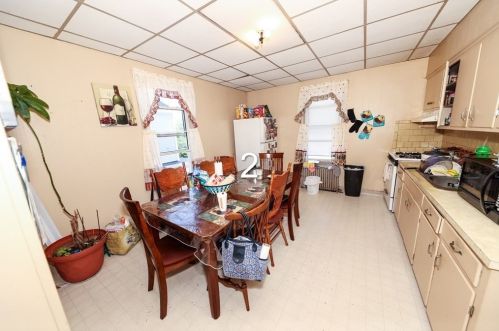 367 Whipple St, Fall River MA 02724-3448 exterior