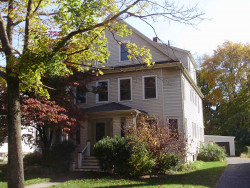 258 Lake Ave, Newton MA  02461-1210 exterior