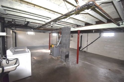 410 Shaw St, New Bedford MA 02745-5054 exterior