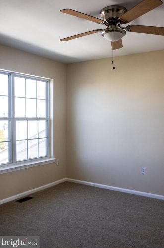 11 Highgrove Ct, West Deptford NJ 08086-3814 exterior