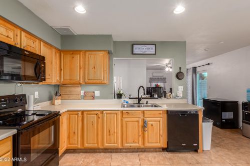 3762 Crocus Dr, Phoenix AZ 85032-5419 exterior