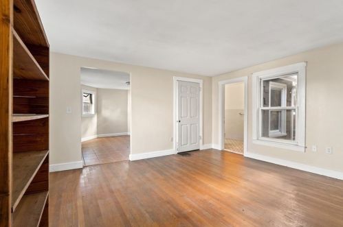 22 Oakland St, Newton MA 02458-1848 exterior