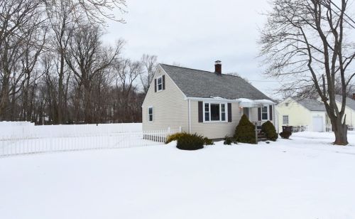 150 Donnellan Cir, Weymouth MA  02191-1763 exterior