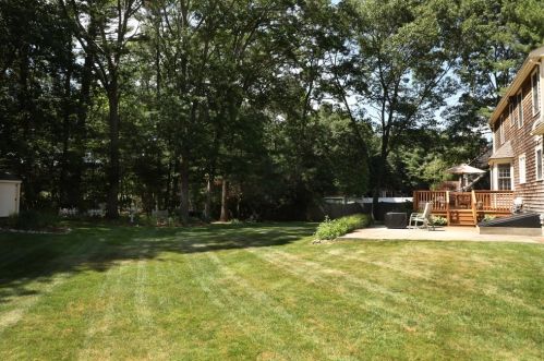 71 Nuthatch Ln, Taunton MA 02780-7150 exterior