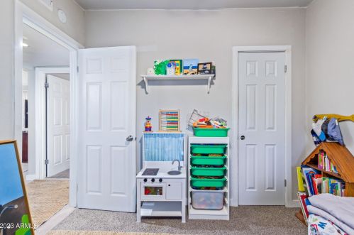 1315 Cheryl Dr, Phoenix AZ  85020-1843 exterior