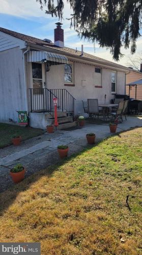 205 Lincoln Ave, West Deptford NJ 08066-2214 exterior