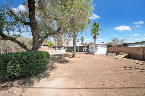 2205 Cambridge Ave, Phoenix AZ 85008-1027 exterior