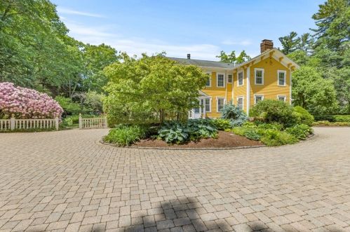 550 Beacon St, Newton MA 02459-2024 exterior