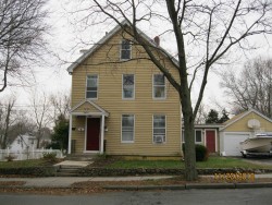 18 Pine St, Newton, MA 02465-1425