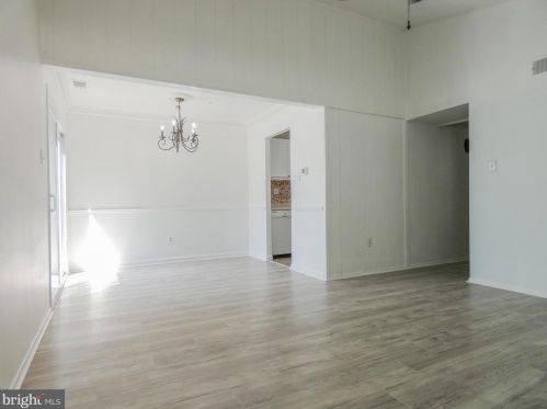 1 Maplewood Ct, West Deptford NJ  08066-2401 exterior