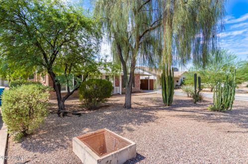 1351 Clarendon Ave, Phoenix AZ 85033-4118 exterior