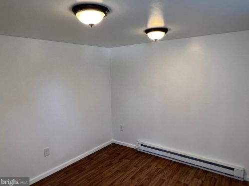 31 Monroe Ave, West Deptford NJ  08051-1909 exterior