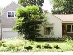 36 Grant St, Newton, MA 02465-1509