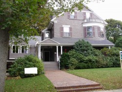 62 Prince St, Newton, MA 02465-2611