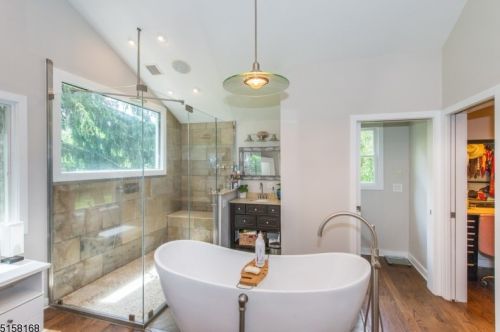 440 Stonetown Rd, Skyline Lakes NJ  07456-1200 exterior