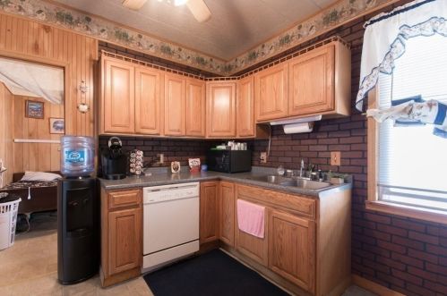 109 Diman St, Fall River MA 02721-1027 exterior