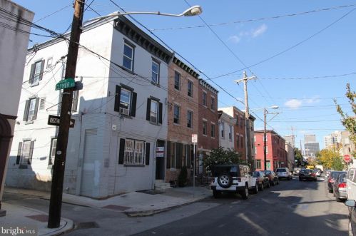 734 20th St, Philadelphia PA 19130-2004 exterior