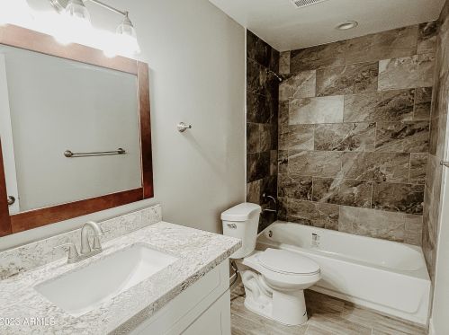 2221 27th St, Phoenix AZ 85008-4924 exterior