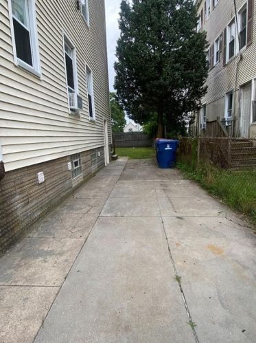 59 Ruth St, New Bedford MA 02744-2419 exterior