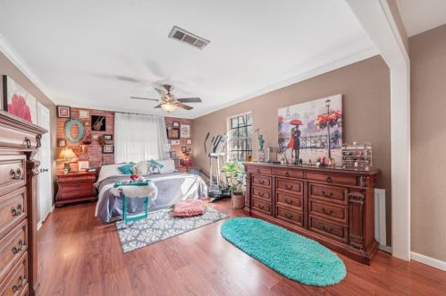 2208 Belmont Dr, Richmond TX 77469-5502 exterior