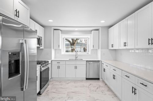 460 Crown Point Rd, West Deptford NJ  08086-2124 exterior