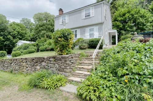 30 Sorrento St, Worcester, MA 01602-1243