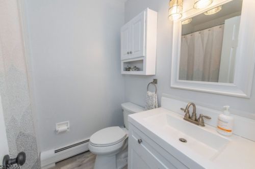 30 Stratfordshire Dr, Wantage NJ  07461-4223 exterior