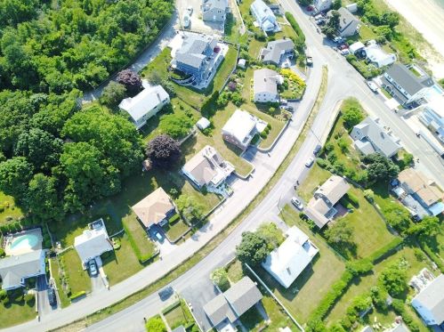 94 Great Hl Dr, Weymouth MA 02189 exterior