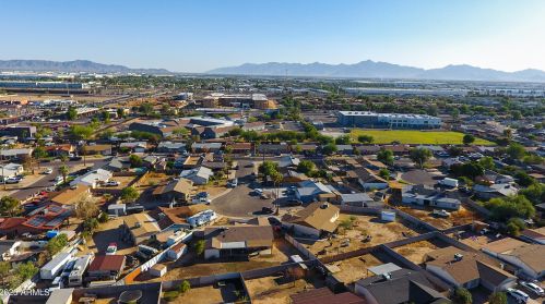 1821 68th Dr, Phoenix AZ 85033-8254 exterior