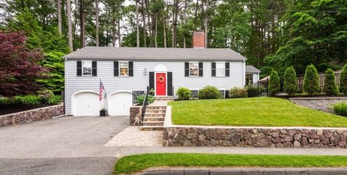 14 Nottingham Rd, Lynnfield, MA 01940-2251