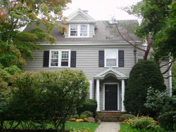 277 Woodward St, Newton, MA 02468-2010