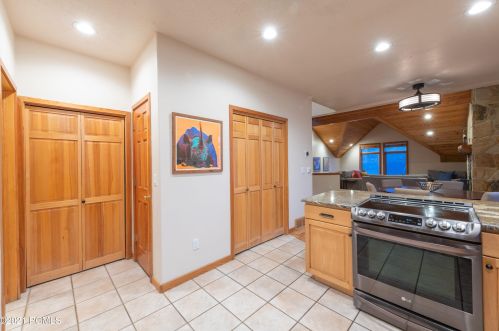 1172 Lowell Ave, Park City UT 84060-5115 exterior